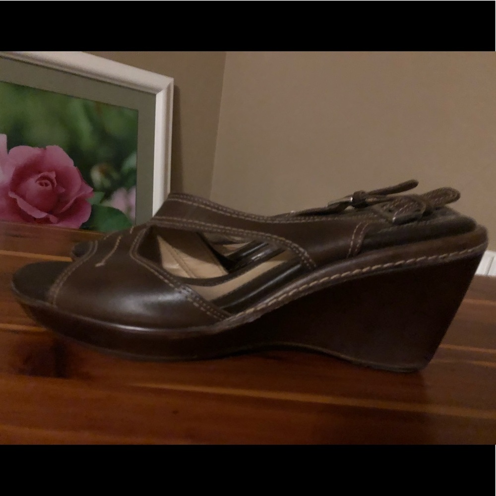 Brown simple sandals